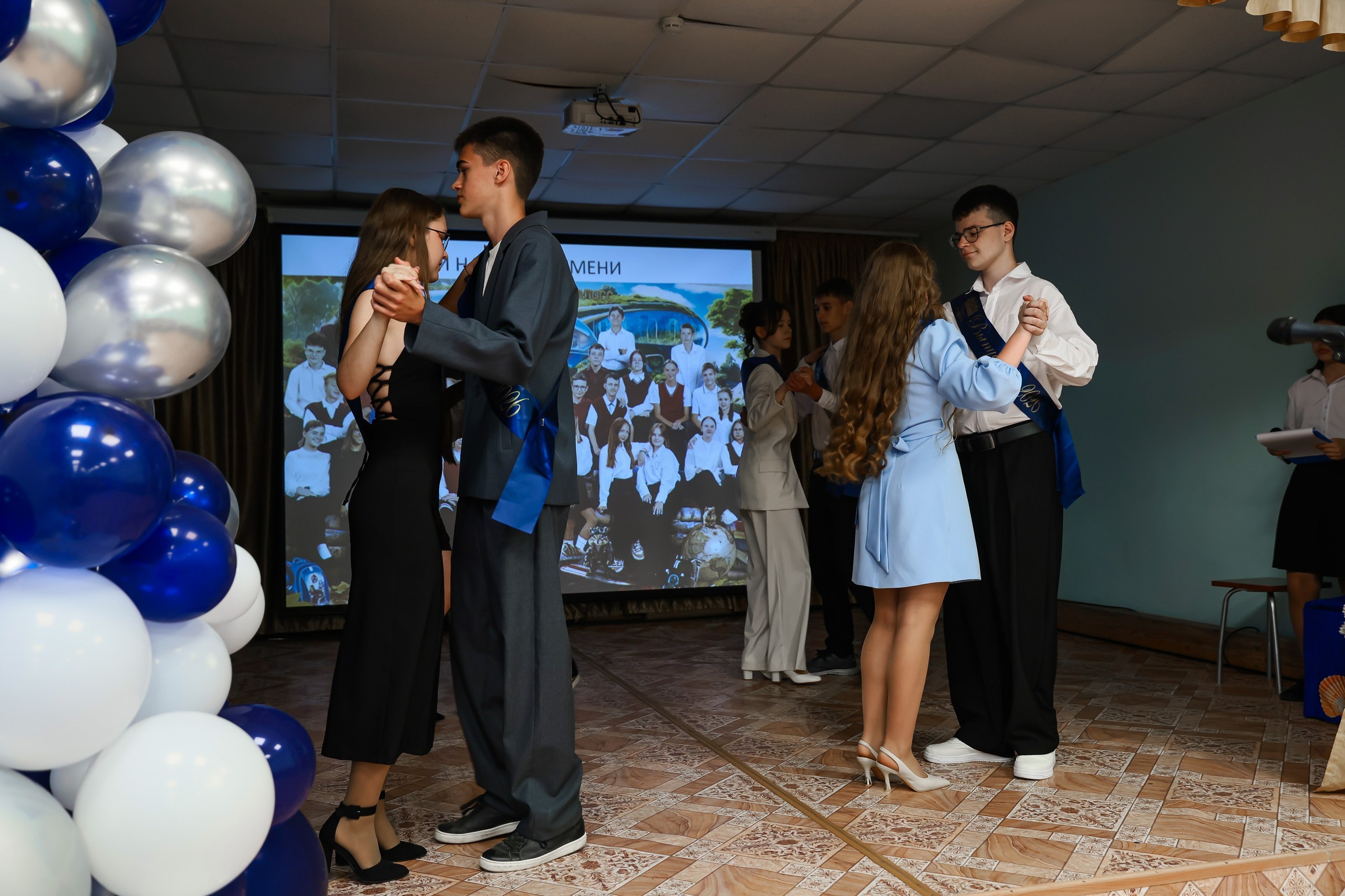 Выпускной 9 А, кадр 9