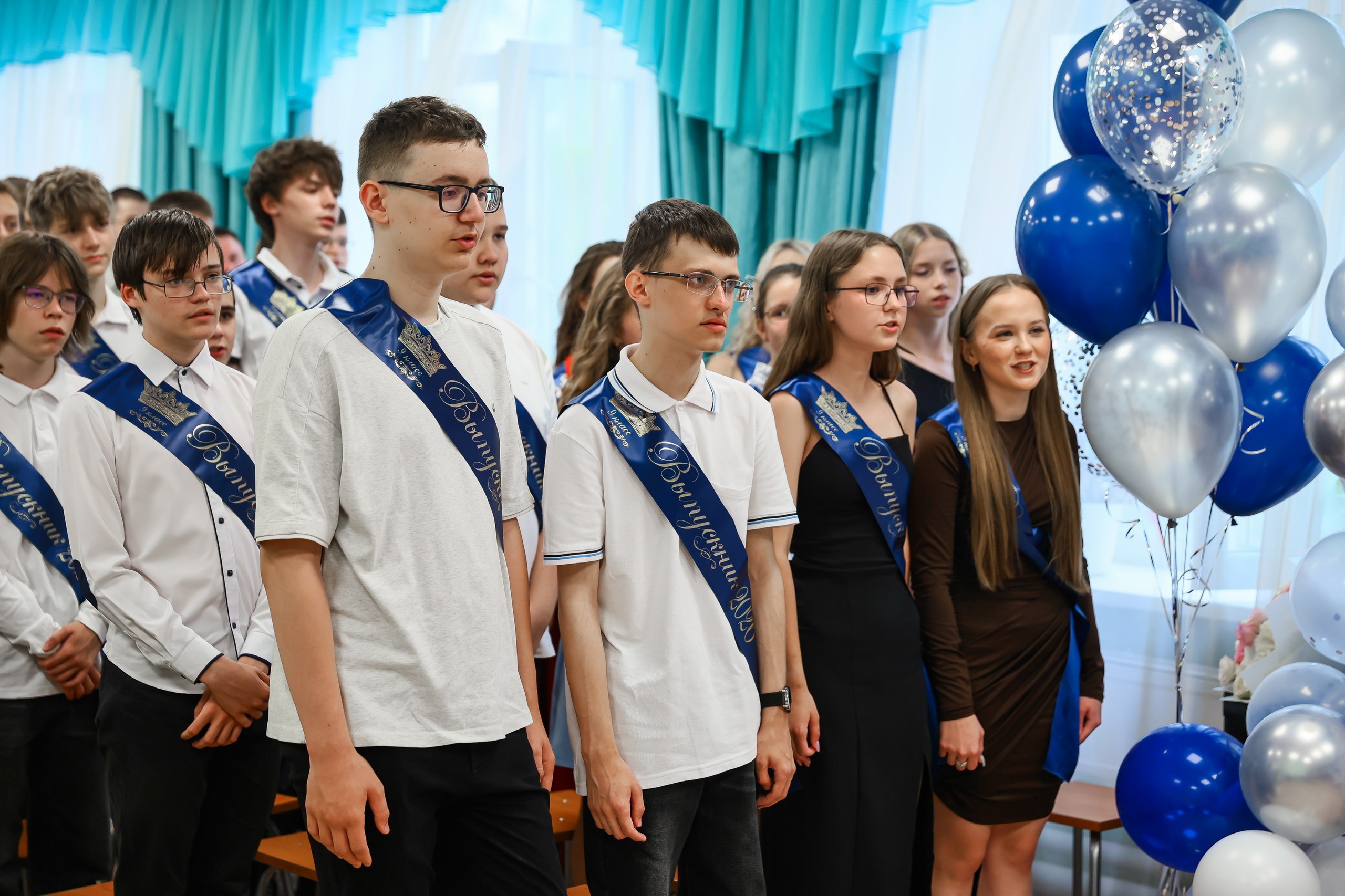 Выпускной 9 А, кадр 30