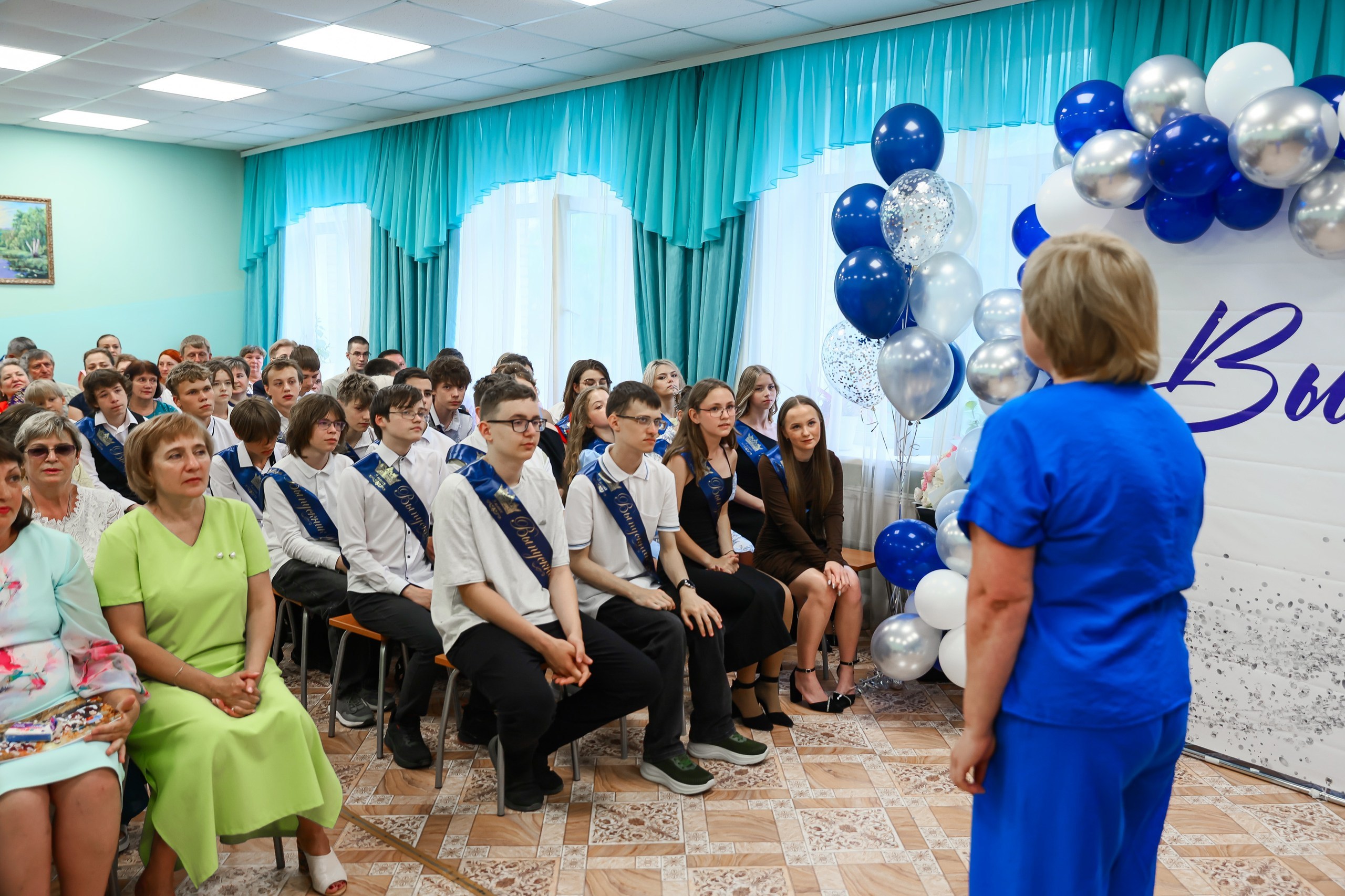 Выпускной 9 А, кадр 35