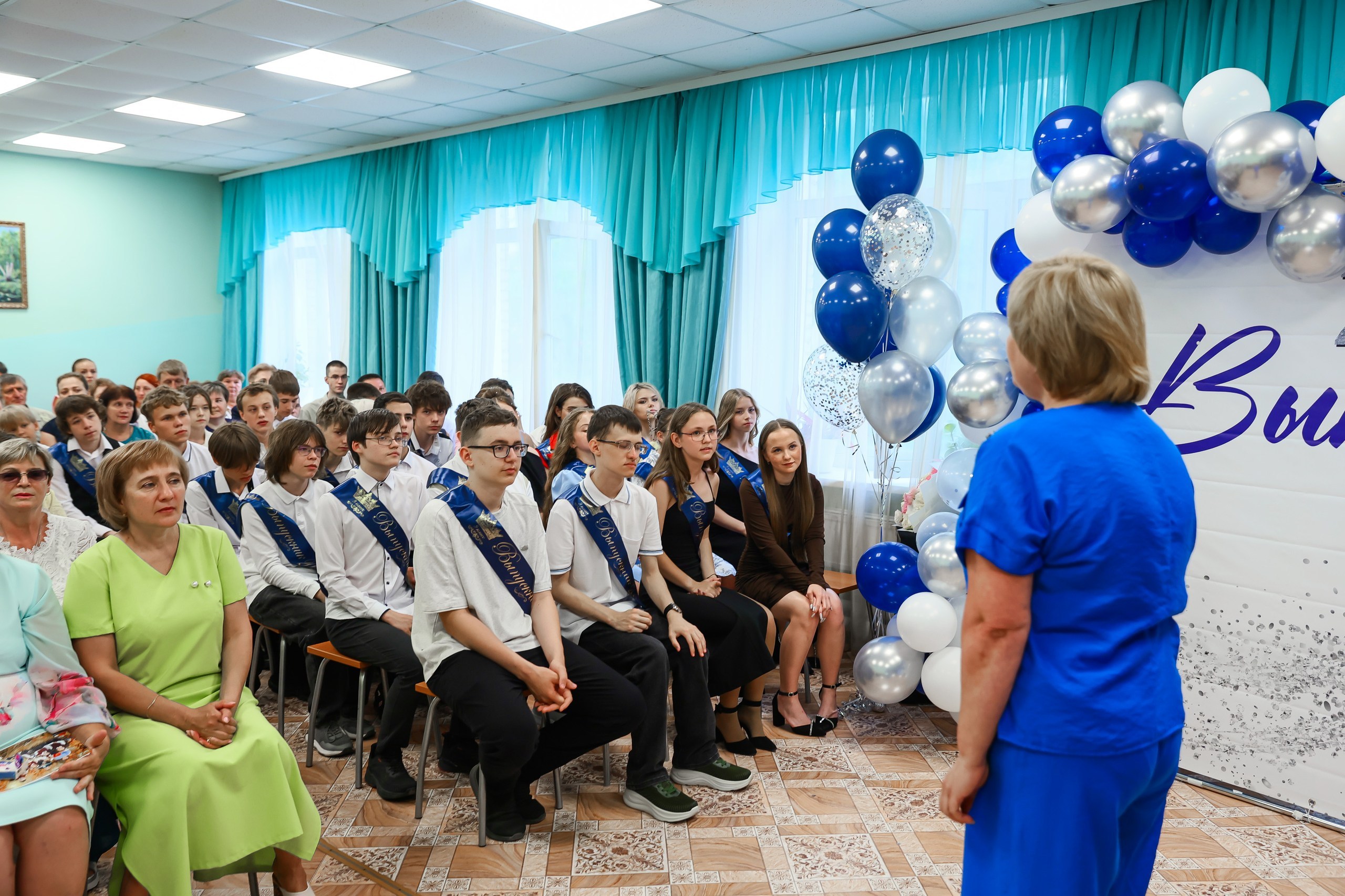Выпускной 9 А, кадр 36